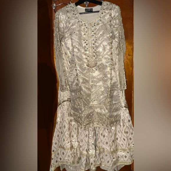 Allys Laam 3 Piece Gharara Size 36 - Picture 2 of 5